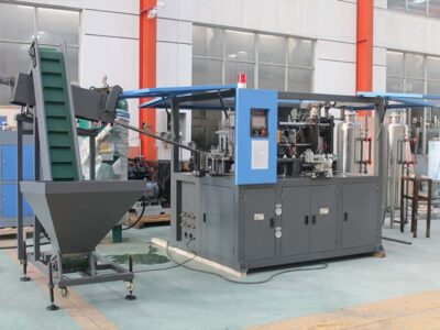 Automatic 2 cavity bottle blow molding machine